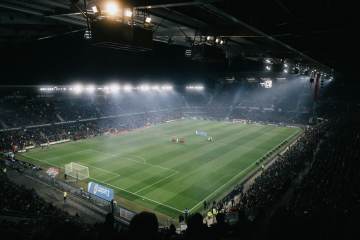 利物浦前锋伊萨克训练中腹股沟受伤，恐缺席双红会（配图示意）